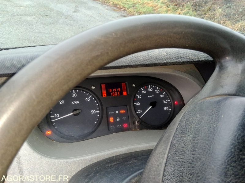 Renault Master 120 DCI - Van jungkit: gambar 4 Renault Master 120 DCI - Van jungkit: gambar 4