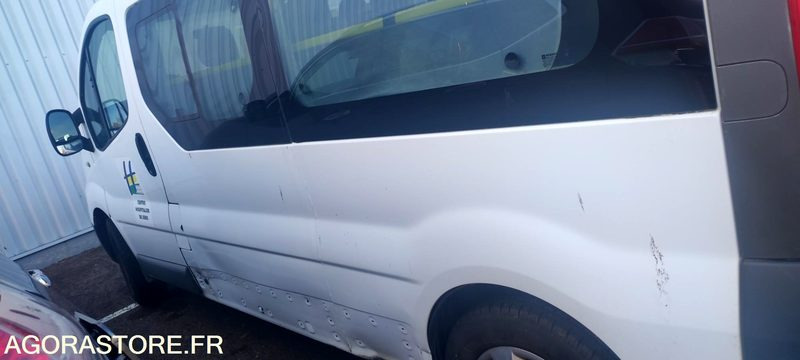 Renault Trafic 2 combi phrase . 2.0 dci 16v minibus long 90 cv - Bus mini, Van penumpang: gambar 2 Renault Trafic 2 combi phrase . 2.0 dci 16v minibus long 90 cv - Bus mini, Van penumpang: gambar 2
