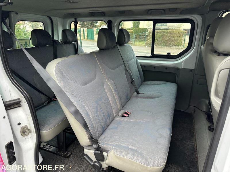 Renault Trafic 9 places / EG-558-SZ / 463 561kms - Bus mini, Van penumpang: gambar 5 Renault Trafic 9 places / EG-558-SZ / 463 561kms - Bus mini, Van penumpang: gambar 5