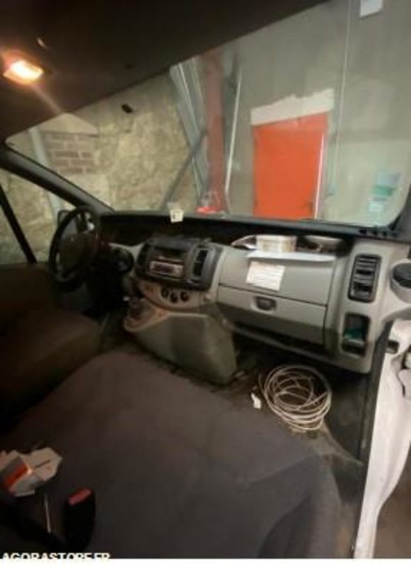 Renault Trafic - 92373kms - 2008 - 4425ZC76 - Van panel: gambar 3 Renault Trafic - 92373kms - 2008 - 4425ZC76 - Van panel: gambar 3