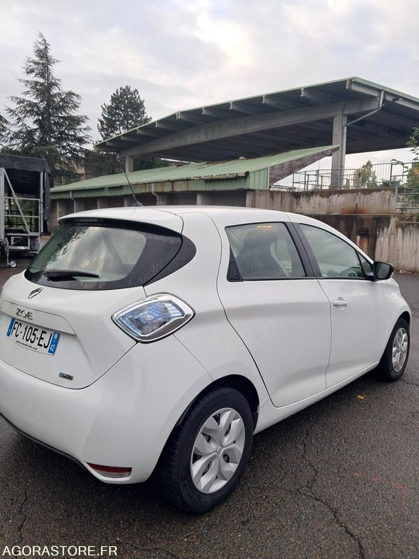 Renault ZOE FC-105-EJ - Mobil: gambar 2 Renault ZOE FC-105-EJ - Mobil: gambar 2