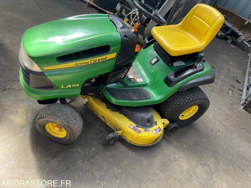 TONDEUSE AUTOPORTEE JOHN DEERE LA155 ESSENCE (PRIX AFFICHE HT - TVA 20%) - Mesin pemotong rumput: gambar 4 TONDEUSE AUTOPORTEE JOHN DEERE LA155 ESSENCE (PRIX AFFICHE HT - TVA 20%) - Mesin pemotong rumput: gambar 4