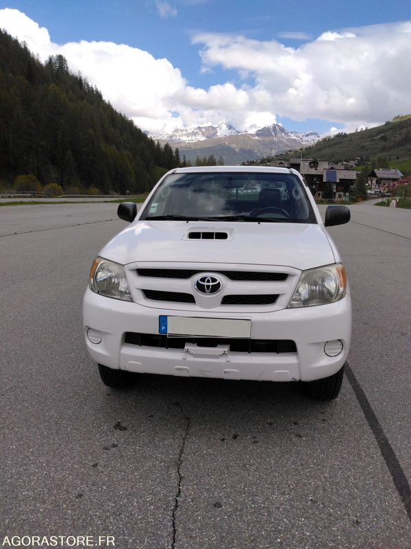 TOYOTA HILUX - Van jungkit: gambar 1 TOYOTA HILUX - Van jungkit: gambar 1