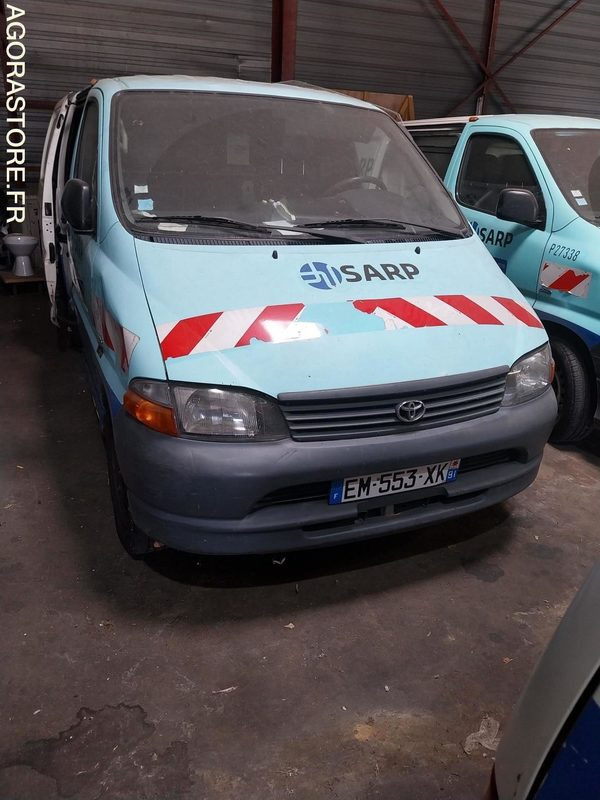 TOYOTA Hiace fourgon 2005 (490 000Km) ROULANT PRO UNIQUEMENT - Van panel: gambar 1 TOYOTA Hiace fourgon 2005 (490 000Km) ROULANT PRO UNIQUEMENT - Van panel: gambar 1