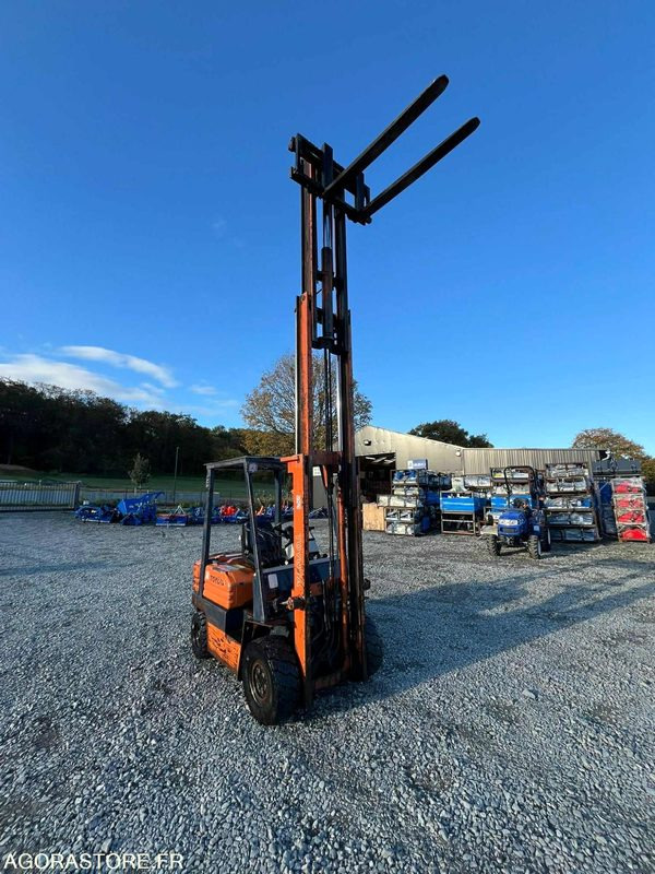 TOYOTA chariot levée libre TOYOTA 025FD18 Diesel - Forklift diesel: gambar 1 TOYOTA chariot levée libre TOYOTA 025FD18 Diesel - Forklift diesel: gambar 1