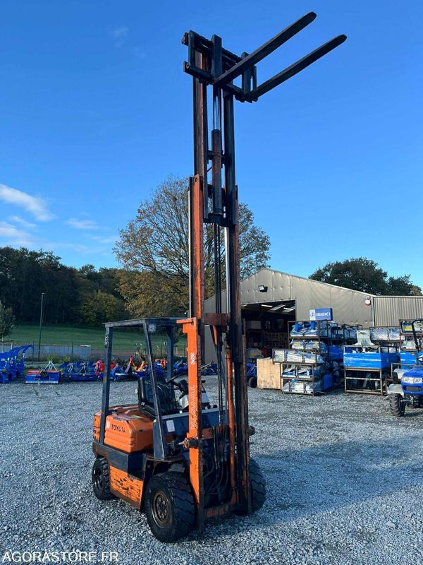 TOYOTA chariot levée libre TOYOTA 025FD18 Diesel - Forklift diesel: gambar 4 TOYOTA chariot levée libre TOYOTA 025FD18 Diesel - Forklift diesel: gambar 4