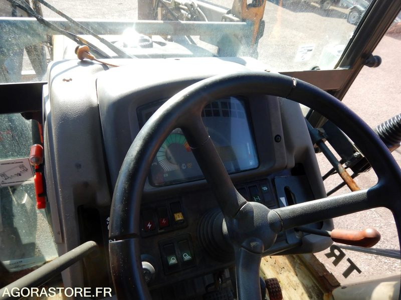 TRACTEUR AGRICOLE - Traktor: gambar 5 TRACTEUR AGRICOLE - Traktor: gambar 5