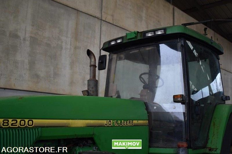 Tracteur Agricole/Forrestier John Deere 8200 - Traktor: gambar 5 Tracteur Agricole/Forrestier John Deere 8200 - Traktor: gambar 5