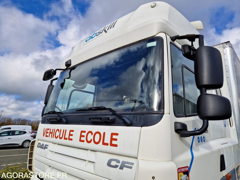 DAF CF 85.360 - 2013 - 219991 Kms - CR845FW - Tractor head: gambar 5 DAF CF 85.360 - 2013 - 219991 Kms - CR845FW - Tractor head: gambar 5
