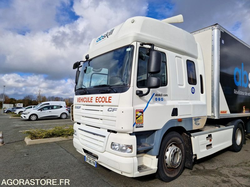 DAF CF 85.360 - 2013 - 219991 Kms - CR845FW - Tractor head: gambar 1 DAF CF 85.360 - 2013 - 219991 Kms - CR845FW - Tractor head: gambar 1