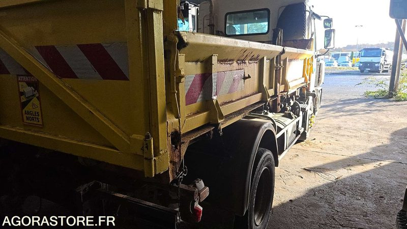 RENAULT CAM - 2004 - BP-101-EG - Tractor head: gambar 2 RENAULT CAM - 2004 - BP-101-EG - Tractor head: gambar 2