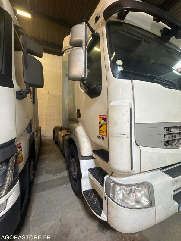 RENAULT PREMIUM 460 - 636777KM - Tractor head: gambar 2 RENAULT PREMIUM 460 - 636777KM - Tractor head: gambar 2