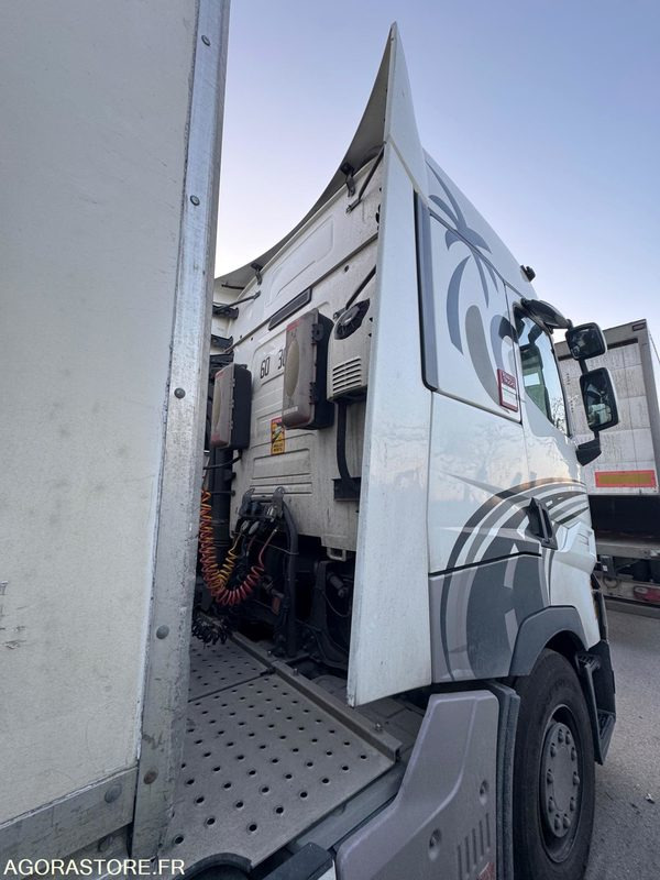RENAULT T520 HIGH - 907 798KM - Tractor head: gambar 3 RENAULT T520 HIGH - 907 798KM - Tractor head: gambar 3