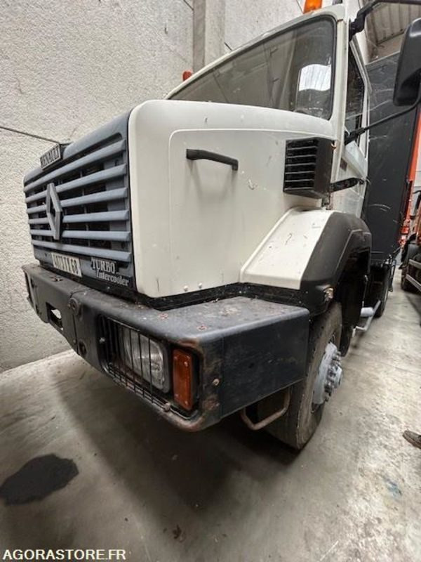 RENAULT TRACTEUR C290 4X4 110KM/H 282500 KM - Tractor head: gambar 4 RENAULT TRACTEUR C290 4X4 110KM/H 282500 KM - Tractor head: gambar 4