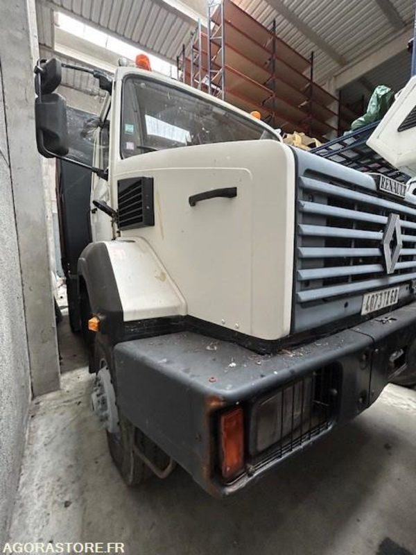 RENAULT TRACTEUR C290 4X4 110KM/H 282500 KM - Tractor head: gambar 3 RENAULT TRACTEUR C290 4X4 110KM/H 282500 KM - Tractor head: gambar 3