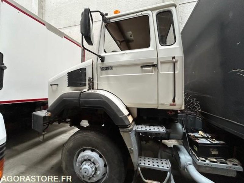 RENAULT TRACTEUR C290 4X4 110KM/H 282500 KM - Tractor head: gambar 1 RENAULT TRACTEUR C290 4X4 110KM/H 282500 KM - Tractor head: gambar 1