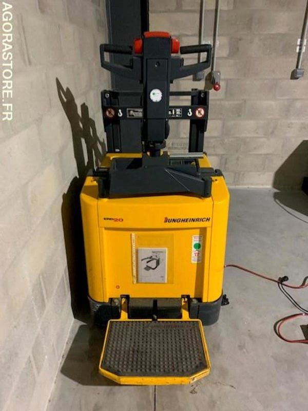 Transpalette électrique sur batteries déchargées. JUNGHEINRICH - Truk pallet: gambar 4 Transpalette électrique sur batteries déchargées. JUNGHEINRICH - Truk pallet: gambar 4