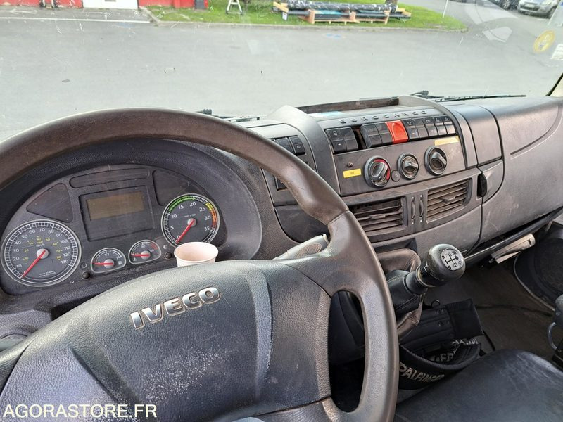 CAMION BENNE GRUE IVECO - 2014 / 240742 KM - Truk: gambar 4 CAMION BENNE GRUE IVECO - 2014 / 240742 KM - Truk: gambar 4