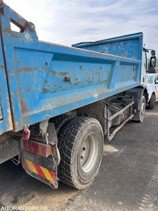 CAMION BI-BENNE RENAULT PREMIUM 270 DCI 420 000 KM 2002 - Truk: gambar 2 CAMION BI-BENNE RENAULT PREMIUM 270 DCI 420 000 KM 2002 - Truk: gambar 2