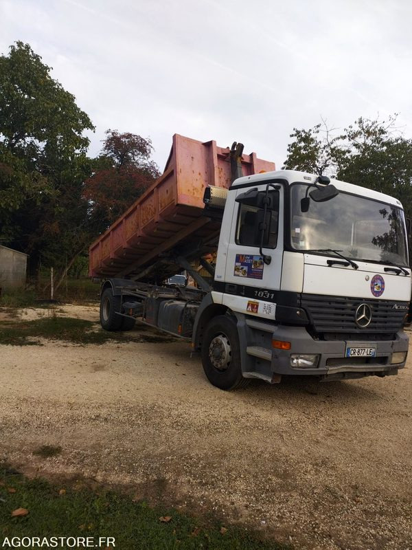 CAMION MERCEDES AMPLIROLL - 2002 - 766 000km - Truk: gambar 1 CAMION MERCEDES AMPLIROLL - 2002 - 766 000km - Truk: gambar 1