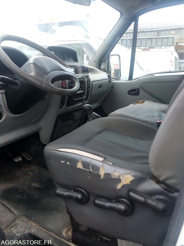 Camion Renault Mascott 6T double cabine - Truk: gambar 5 Camion Renault Mascott 6T double cabine - Truk: gambar 5