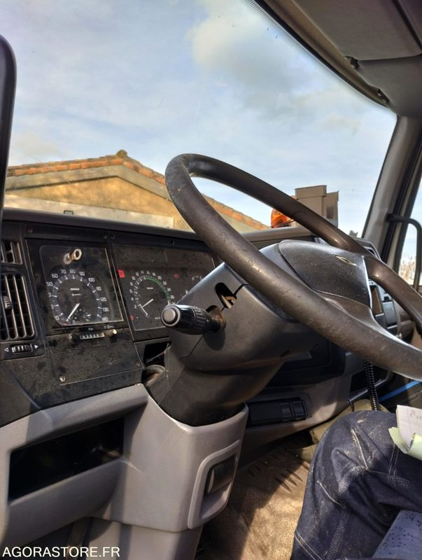 Leasing  Camion benne avec grue Camion benne avec grue: gambar 15