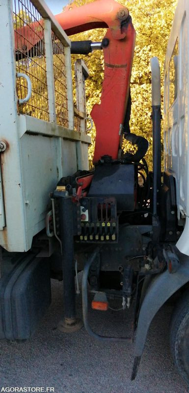 Camion benne avec grue - Renault Midlum 2001 293846kms - Truk: gambar 5 Camion benne avec grue - Renault Midlum 2001 293846kms - Truk: gambar 5