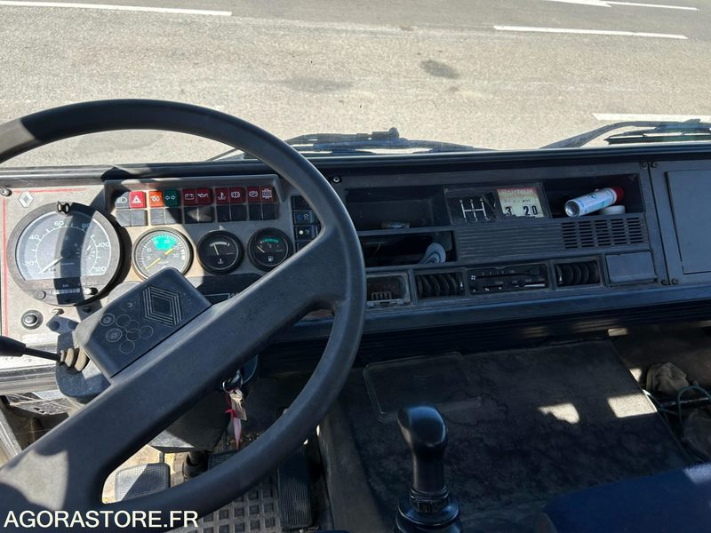 Camion tri-benne Renault S110 - Truk: gambar 3 Camion tri-benne Renault S110 - Truk: gambar 3