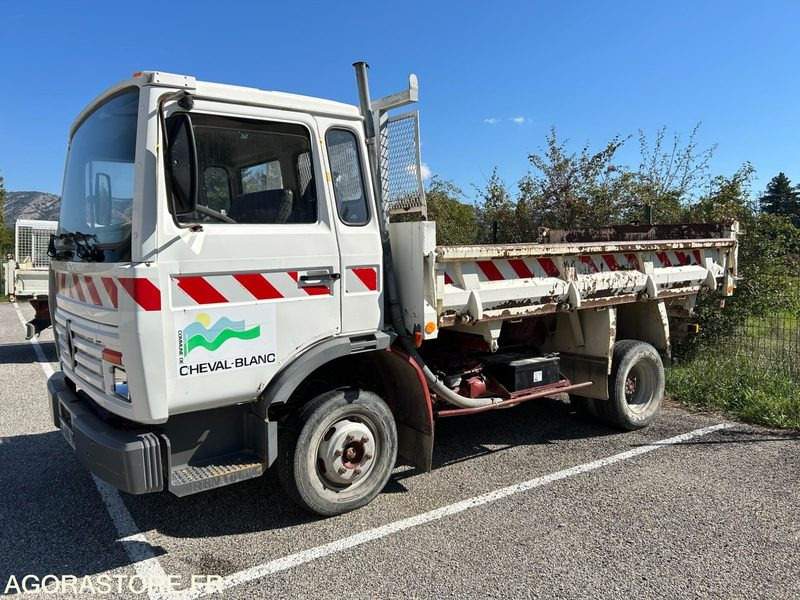 Camion tri-benne Renault S110 - Truk: gambar 1 Camion tri-benne Renault S110 - Truk: gambar 1