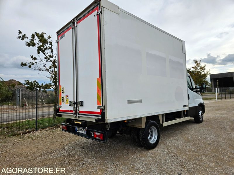 IVECO DAILY 72C21 PORTE VIANDE FRIGORIFIQUE - 2017 - 360 000KM - Truk: gambar 2 IVECO DAILY 72C21 PORTE VIANDE FRIGORIFIQUE - 2017 - 360 000KM - Truk: gambar 2