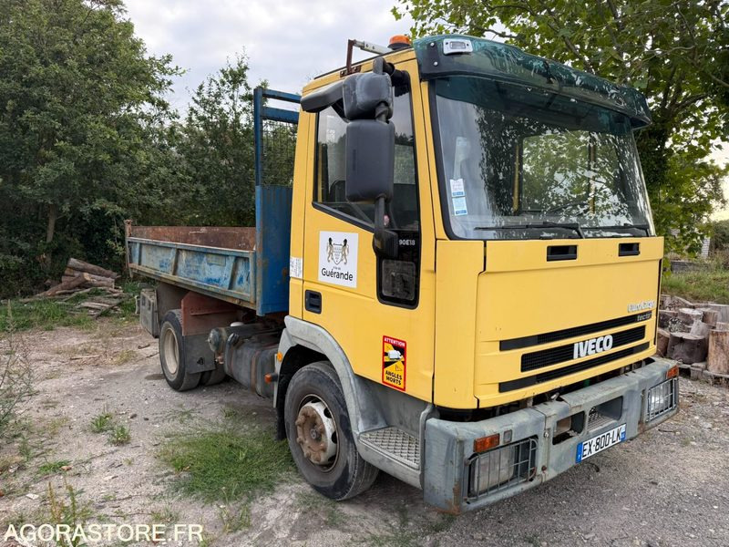IVECO EuroCargo Tector 90e18 de 2002 roulant CT expiré - Truk: gambar 1 IVECO EuroCargo Tector 90e18 de 2002 roulant CT expiré - Truk: gambar 1