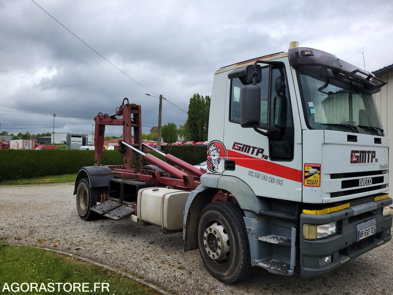 Iveco 190E24 245 polybenne - 2001 - 270000KM - Truk: gambar 4 Iveco 190E24 245 polybenne - 2001 - 270000KM - Truk: gambar 4