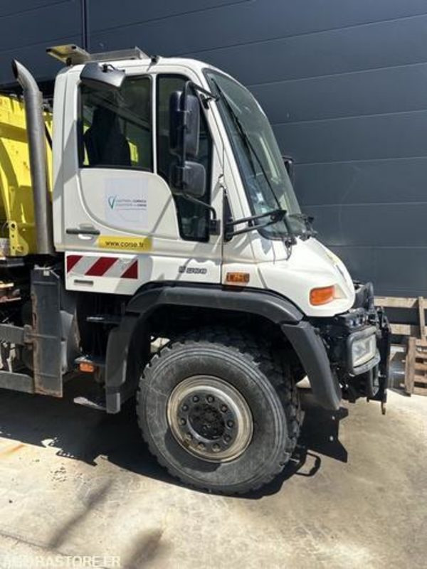 MERCEDES UNIMOG - 2012 - 75000km - CN338YL - Truk: gambar 3 MERCEDES UNIMOG - 2012 - 75000km - CN338YL - Truk: gambar 3