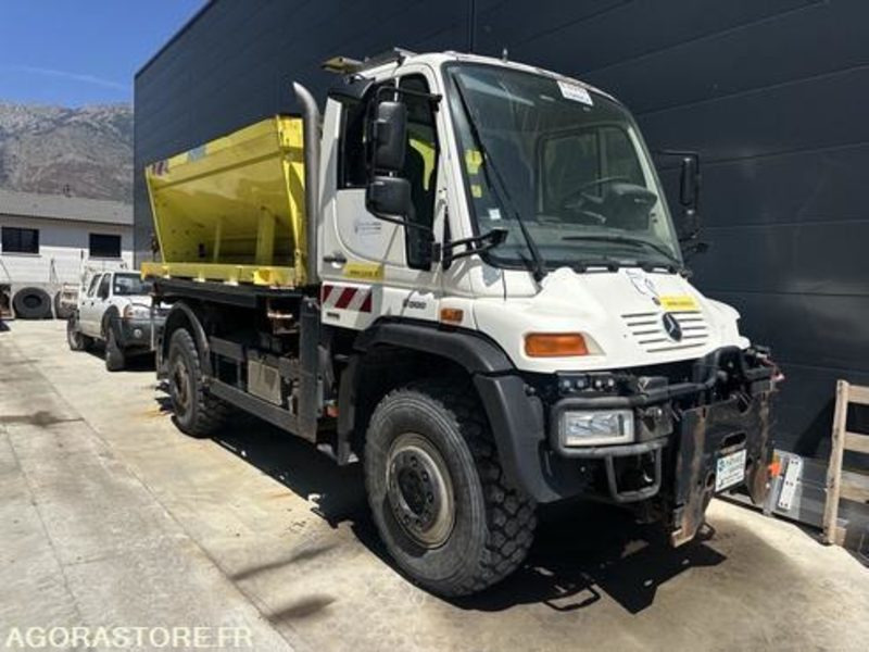 MERCEDES UNIMOG - 2012 - 75000km - CN338YL - Truk: gambar 2 MERCEDES UNIMOG - 2012 - 75000km - CN338YL - Truk: gambar 2