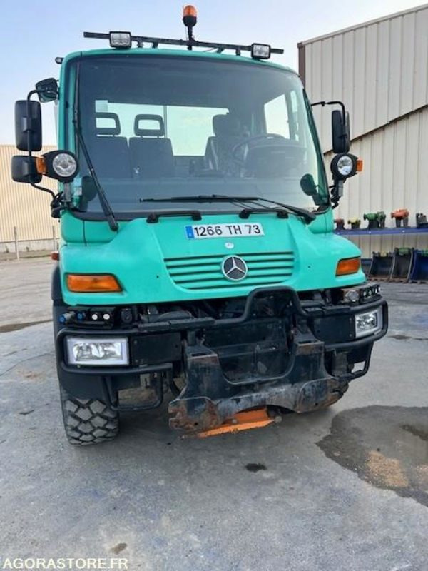 MERCEDES UNIMOG U300C VERSION COMMUNALE 2000 97652 KM - Truk: gambar 1 MERCEDES UNIMOG U300C VERSION COMMUNALE 2000 97652 KM - Truk: gambar 1