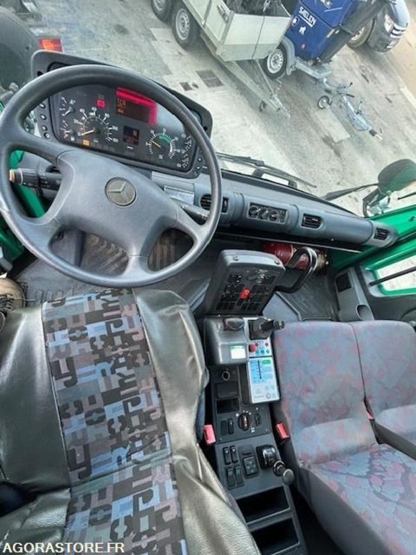 MERCEDES UNIMOG U300C VERSION COMMUNALE 2000 97652 KM - Truk: gambar 4 MERCEDES UNIMOG U300C VERSION COMMUNALE 2000 97652 KM - Truk: gambar 4