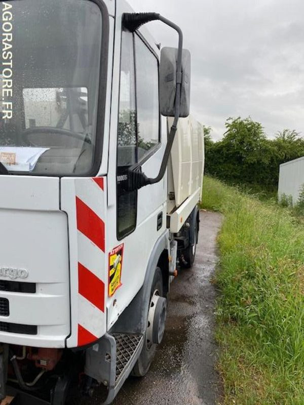 PL laveuse IVECO 100E15 1995 - Truk: gambar 4 PL laveuse IVECO 100E15 1995 - Truk: gambar 4