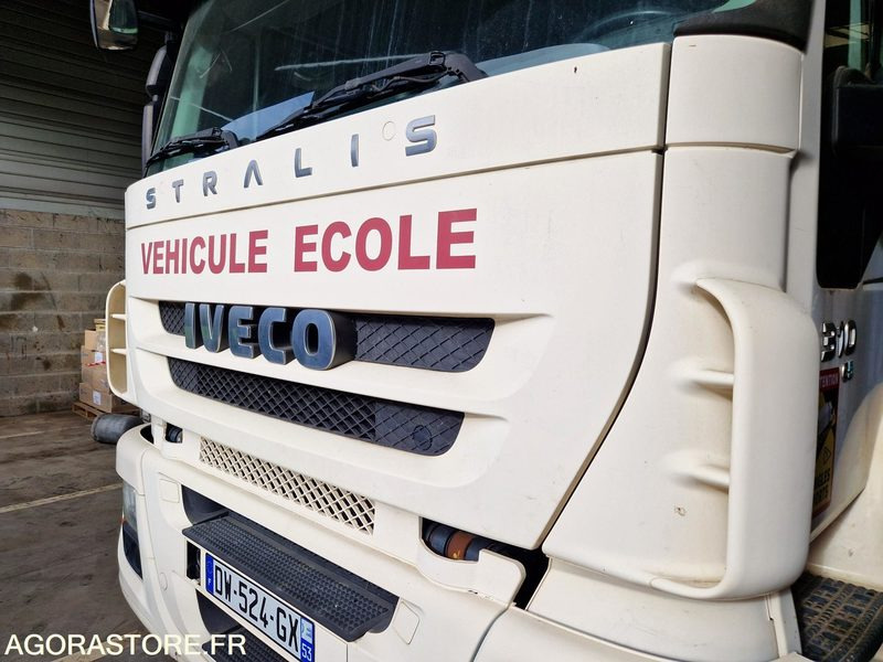 Porteur Benne Grue Iveco 310 E5 - 2008 - 140755 Kms - DW524GX - Truk: gambar 5 Porteur Benne Grue Iveco 310 E5 - 2008 - 140755 Kms - DW524GX - Truk: gambar 5