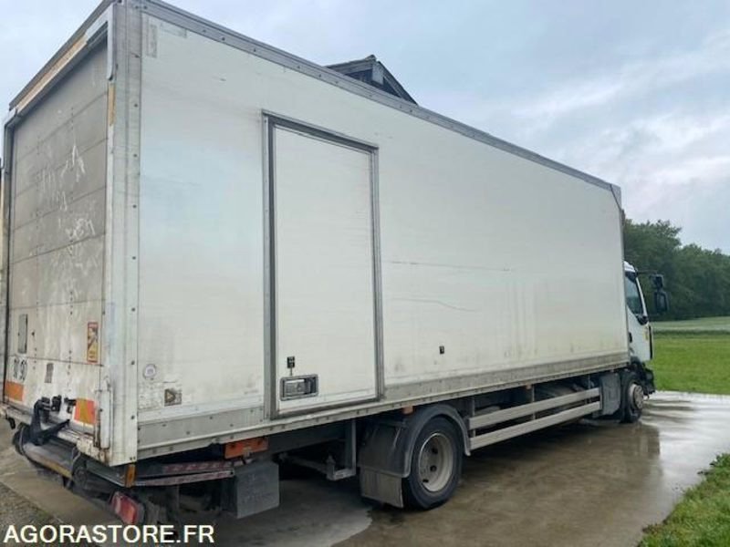 RENAULT FOURGON HAYON D12 - 2017 - 300 000km - Truk: gambar 4 RENAULT FOURGON HAYON D12 - 2017 - 300 000km - Truk: gambar 4