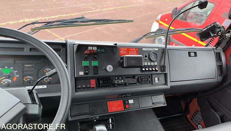 RENAULT MIDLINER M220 - 2000 - 33318kms - Truk: gambar 4 RENAULT MIDLINER M220 - 2000 - 33318kms - Truk: gambar 4