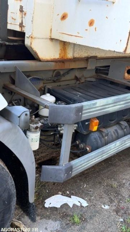 RENAULT MIDLUM BEN/AMO AVEC SALEUSE - Truk: gambar 4 RENAULT MIDLUM BEN/AMO AVEC SALEUSE - Truk: gambar 4