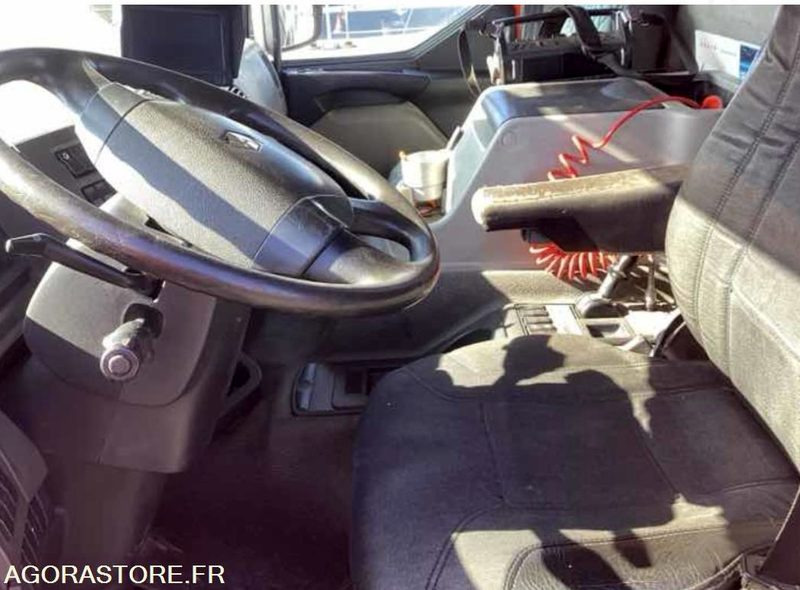 Renault Kerax 430 DXI plateau grue 8X4-2012 - Truk: gambar 4 Renault Kerax 430 DXI plateau grue 8X4-2012 - Truk: gambar 4