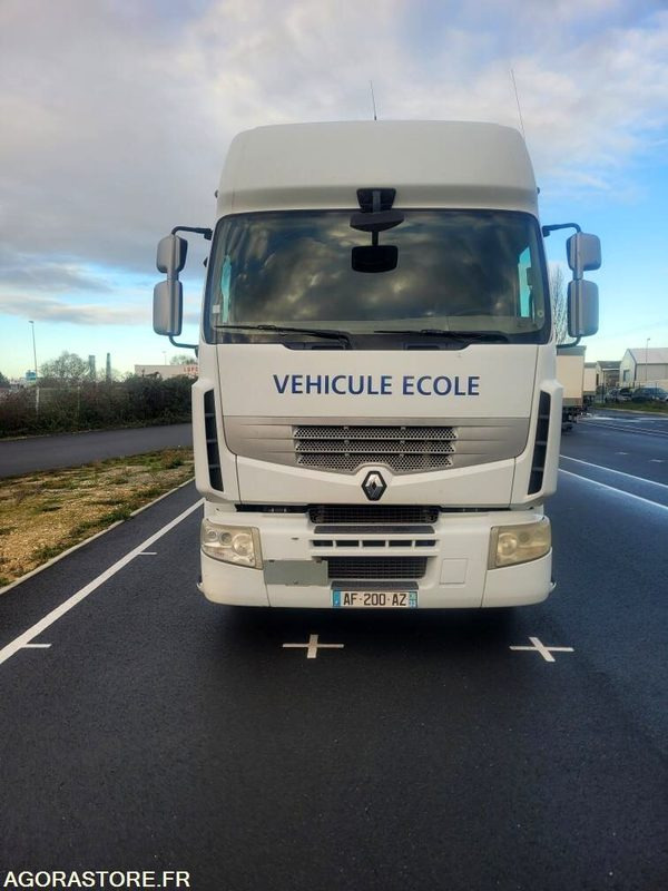 Renault Premium - 2009 - 450000 Kms - Truk: gambar 1 Renault Premium - 2009 - 450000 Kms - Truk: gambar 1