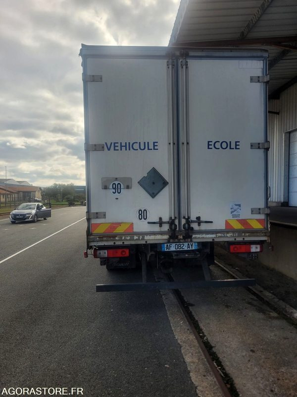 Renault Premium - 2009 - 470000 Kms - Truk: gambar 4 Renault Premium - 2009 - 470000 Kms - Truk: gambar 4