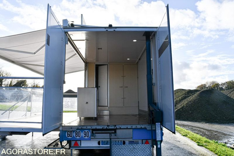 VEHICULE EVENEMENTIEL - CAMION PODIUM IVECO DAILY 6000 kms 2018 - Truk: gambar 5 VEHICULE EVENEMENTIEL - CAMION PODIUM IVECO DAILY 6000 kms 2018 - Truk: gambar 5