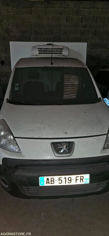 VEHICULE FRIGORIFIQUE PEUGEOT PARTNER AB519FR - Van kecil: gambar 1 VEHICULE FRIGORIFIQUE PEUGEOT PARTNER AB519FR - Van kecil: gambar 1