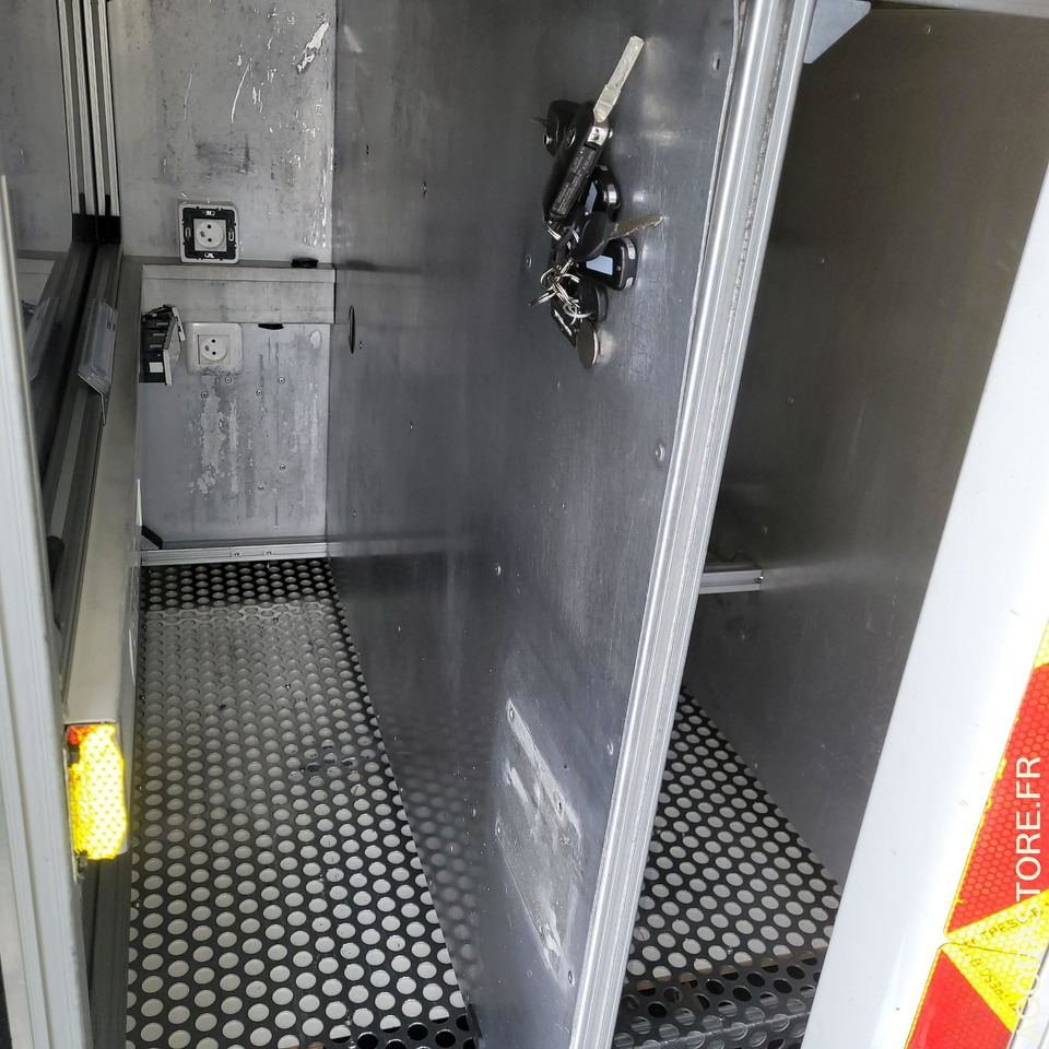 VOLKSWAGEN AMAROCK - Truk pikap: gambar 4 VOLKSWAGEN AMAROCK - Truk pikap: gambar 4