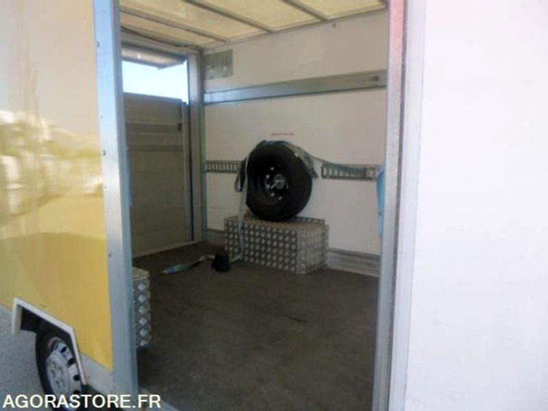 Fiat DUCATO HAYON PACK CARBURANT GNV+SP PETITE CAPACITE - Van pengiriman: gambar 4 Fiat DUCATO HAYON PACK CARBURANT GNV+SP PETITE CAPACITE - Van pengiriman: gambar 4