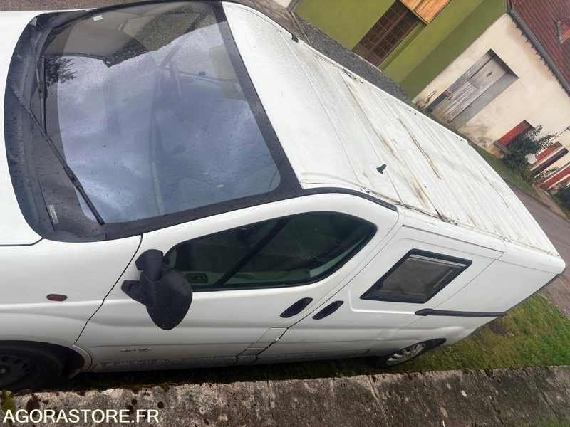Renault Trafic dci 115 / 228000 km - Immatriculation anglaise - Van pengiriman: gambar 5 Renault Trafic dci 115 / 228000 km - Immatriculation anglaise - Van pengiriman: gambar 5