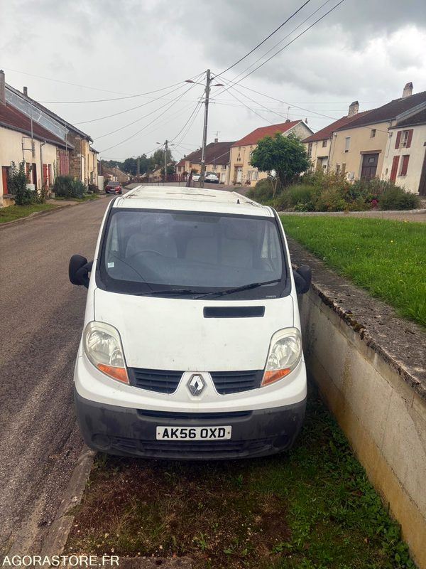 Renault Trafic dci 115 / 228000 km - Immatriculation anglaise - Van pengiriman: gambar 4 Renault Trafic dci 115 / 228000 km - Immatriculation anglaise - Van pengiriman: gambar 4